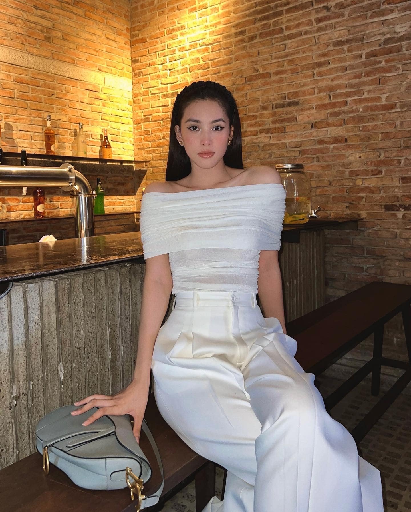 Sao Việt ngày 18/12: Trương Quỳnh Anh với outfit thời thượng