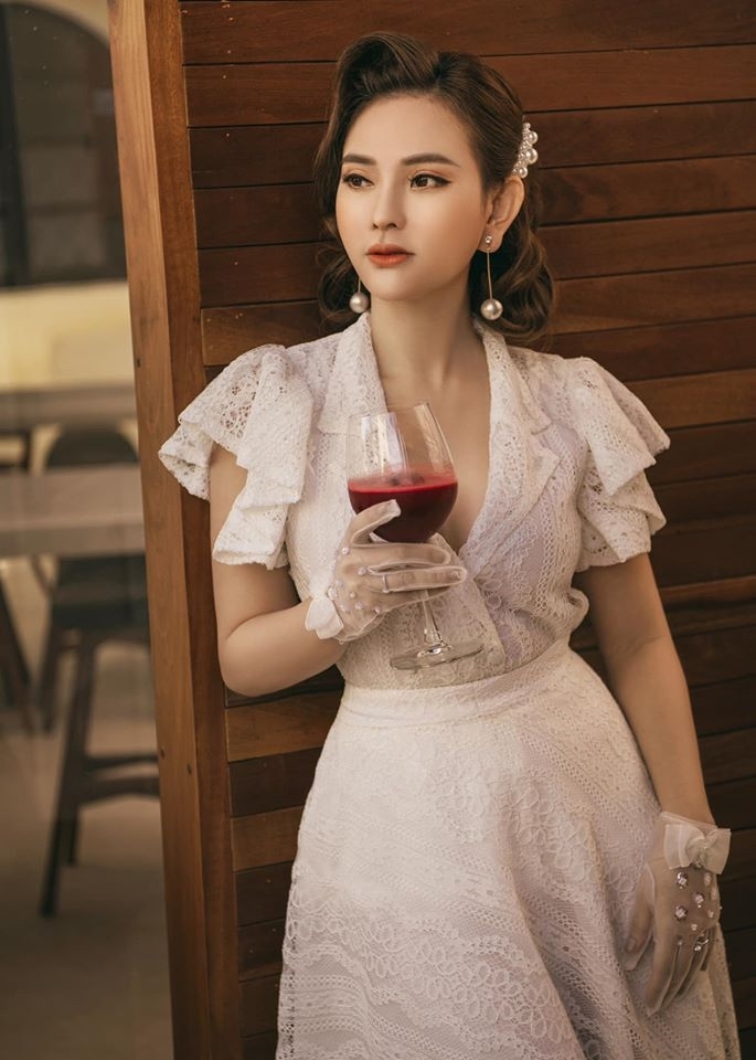 Sao Việt ngày 18/12: Trương Quỳnh Anh với outfit thời thượng