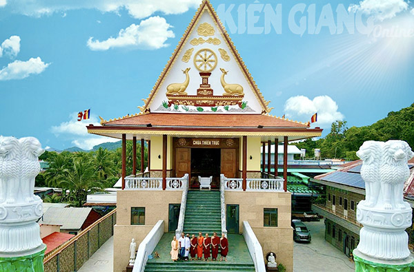 Đến Hà Tiên (Kiên Giang) ngắm ngôi chùa 300 năm tuổi