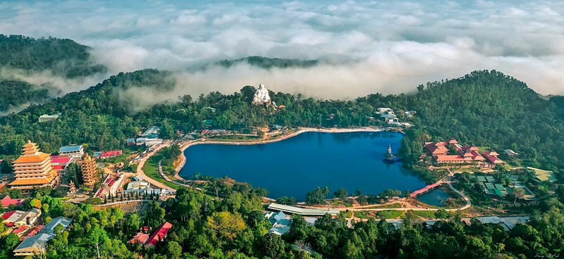 Du lịch tâm linh hành hương Núi Cấm - An Giang