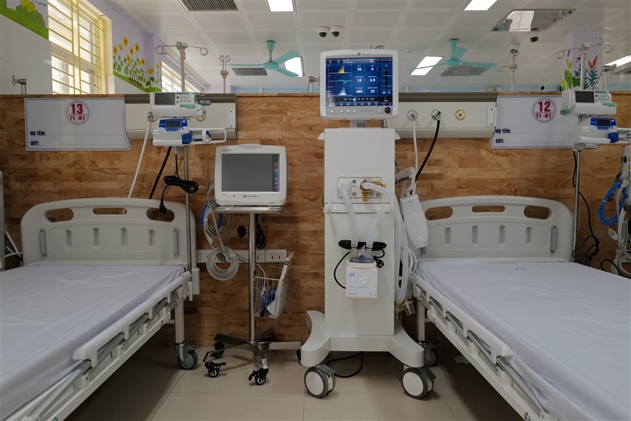 TP HCM tiếp nhận hơn 2.000 trang thiết bị y tế hỗ trợ phòng chống dịch Covid-19