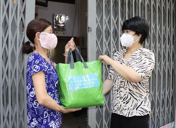 Tin tức Covid-19 ngày 24/8: Test nhanh 170.000 mẫu vùng cam và đỏ, phát hiện 6.000 mẫu dương tính