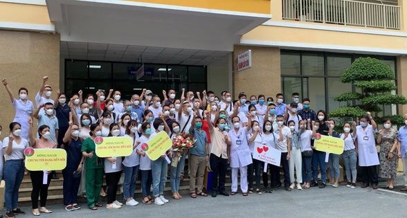 Lực lượng y tế nhiều tỉnh thành xuất quân vào Nam chống dịch Covid-19