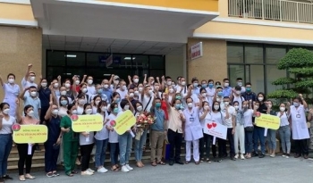 Lực lượng y tế nhiều tỉnh thành xuất quân vào Nam chống dịch Covid-19