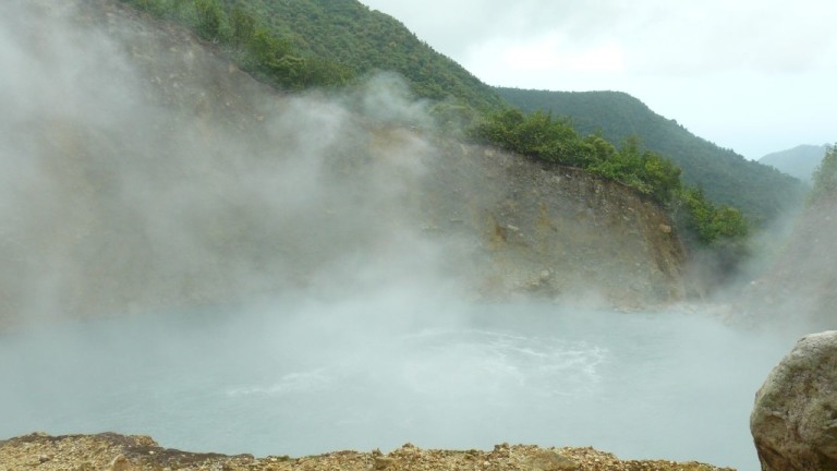 bi an ve ho nuoc soi sung suc o dominica