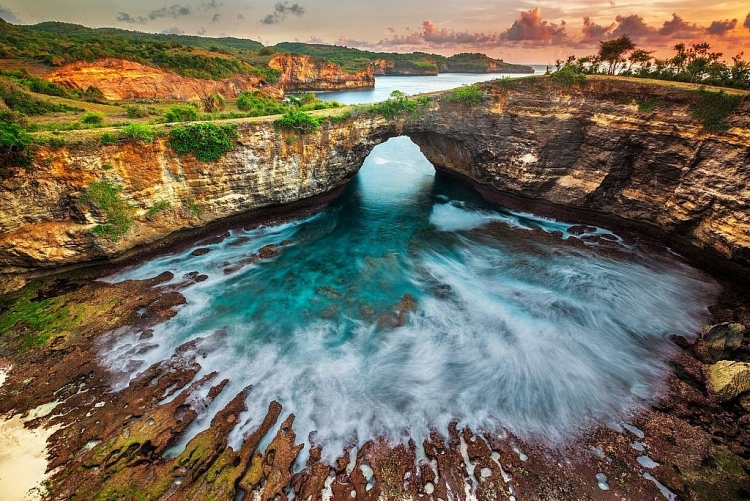 Bãi biển ẩn kỳ lạ hấp dẫn khách du lịch tại Mexico
