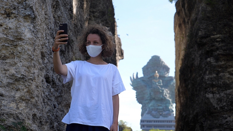 Mặc dù đang “thèm khát” khách du lịch, song Bali vẫn có những biện pháp cứng rắn đối với những du khách thiếu ý thức