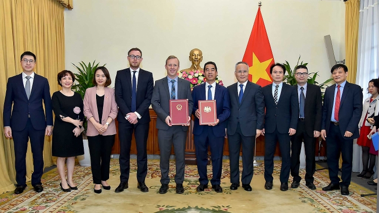 Trao Công hàm Hiệp định thương mại tự do Việt Nam - Anh