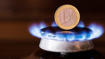 Giá khí đốt tại châu Âu tiếp đà tăng lên 3.400 USD