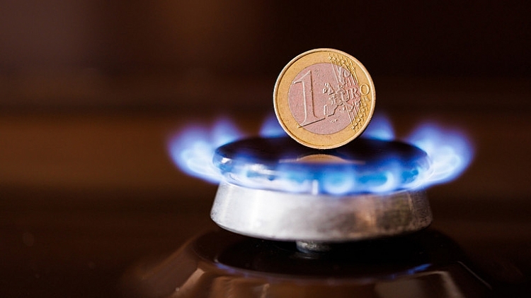 Giá khí đốt ở châu Âu giảm xuống dưới 2.000 USD lần đầu tiên kể từ cuối tháng 7