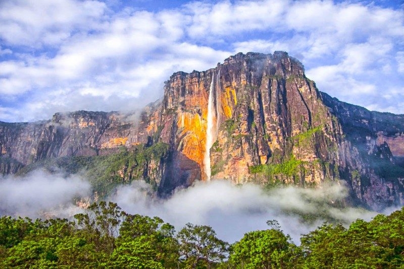 su that ve venezuela dang sau ten goi dat nuoc cua nhung hoa hau