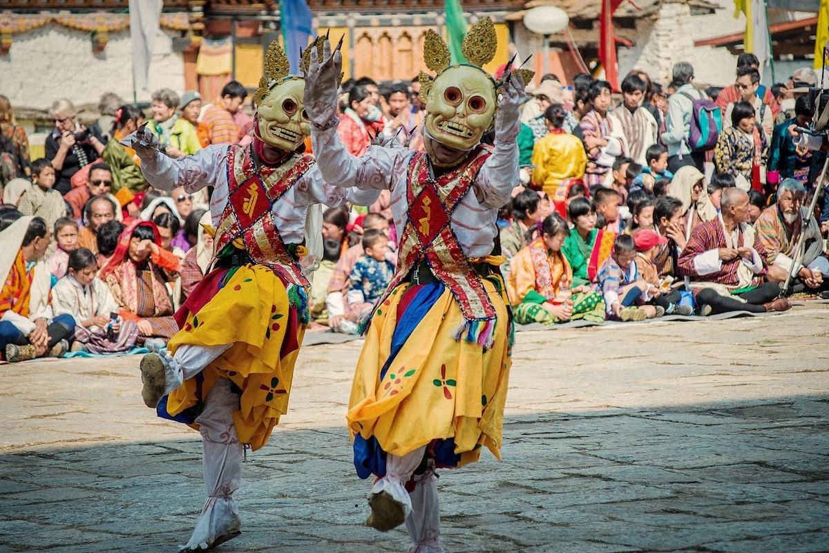 tim hieu van hoa truyen thong phong phu va le hoi linh thieng cua bhutan