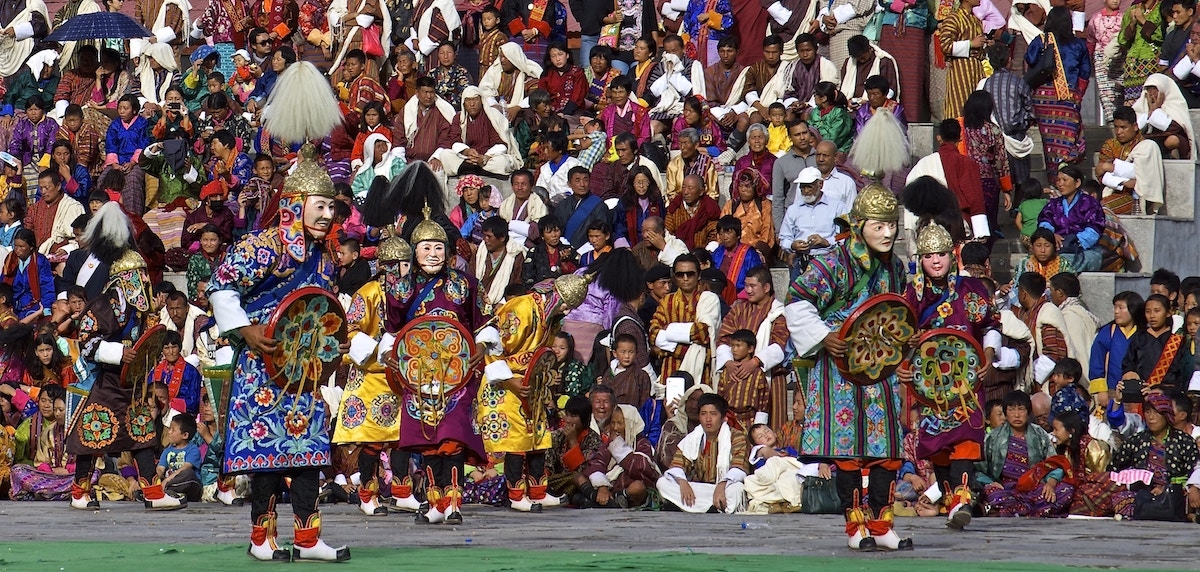 tim hieu van hoa truyen thong phong phu va le hoi linh thieng cua bhutan