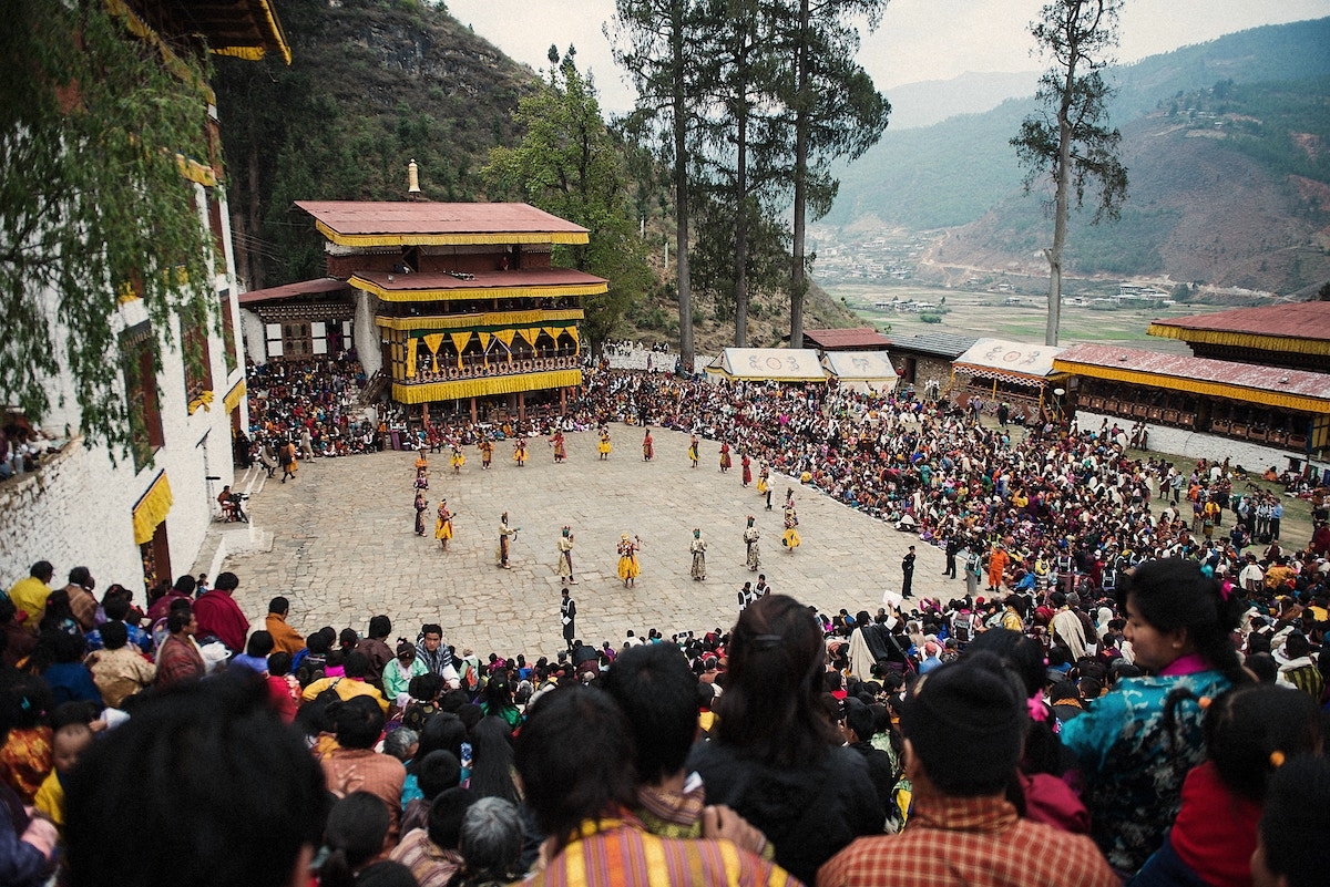 tim hieu van hoa truyen thong phong phu va le hoi linh thieng cua bhutan