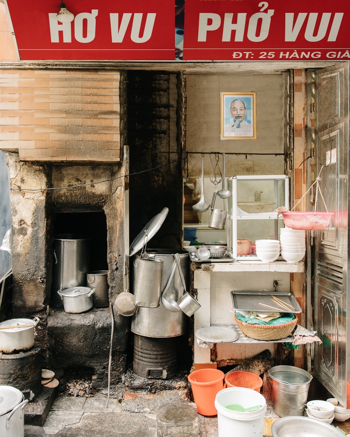 Cuộc sống đời thường bình dị ở miền bắc Việt Nam dưới con mắt thẩm mỹ của nhiếp ảnh gia Bỉ cuoc song doi thuong binh di o mien bac viet nam duoi con mat tham my cua nhiep anh gia bi