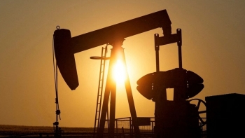 Giá dầu tăng hơn 1 USD trước cuộc họp của OPEC+