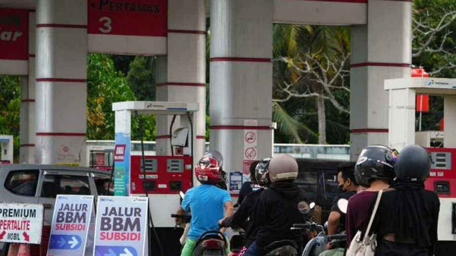Indonesia cân nhắc mua dầu của Nga khi giá nhiên liệu tăng vọt
