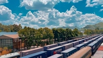 Chevron đang xem xét vận chuyển dầu của Kazakhstan bằng đường sắt