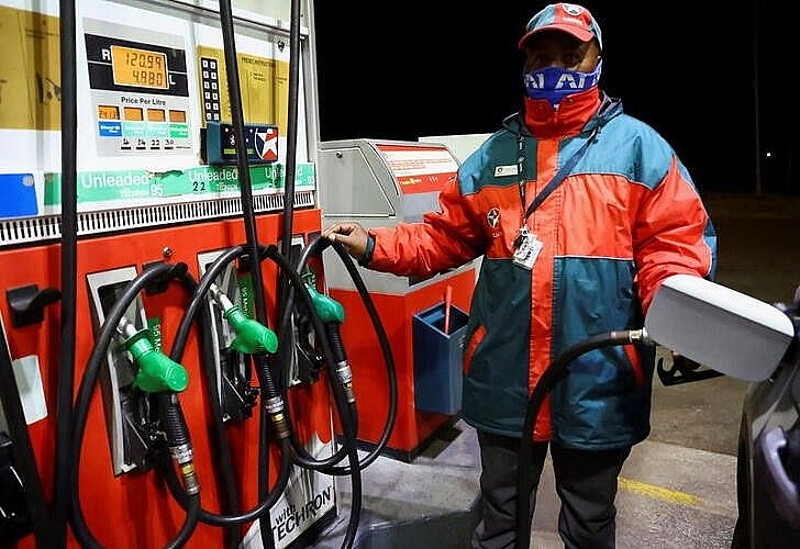 Nam Phi giảm giá xăng, tăng giá dầu diesel từ ngày 5/10