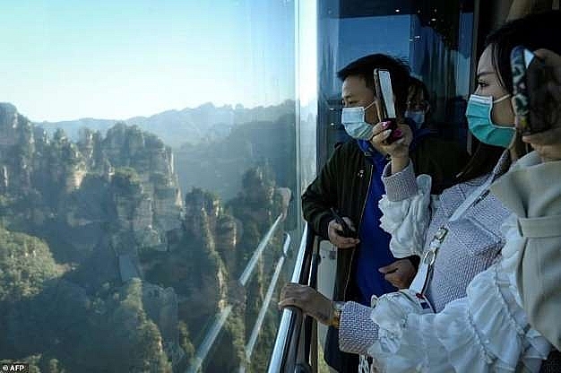 Cùng trải nghiệm thang máy ngoài trời cao nhất thế giới