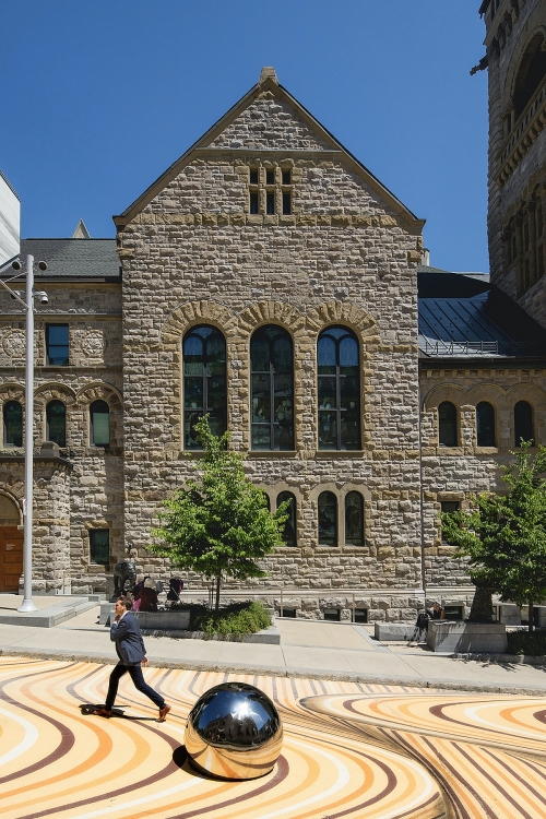 “Sa mạc cát uốn lượn” - Nghệ thuật đường phố ở Montreal