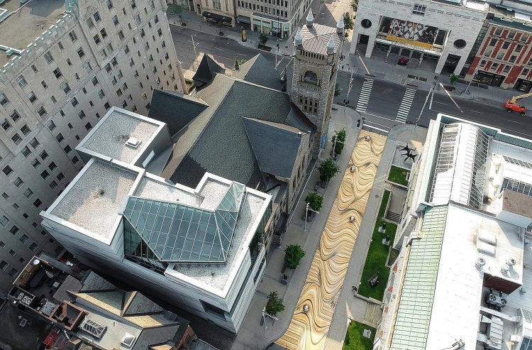 “Sa mạc cát uốn lượn” - Nghệ thuật đường phố ở Montreal
