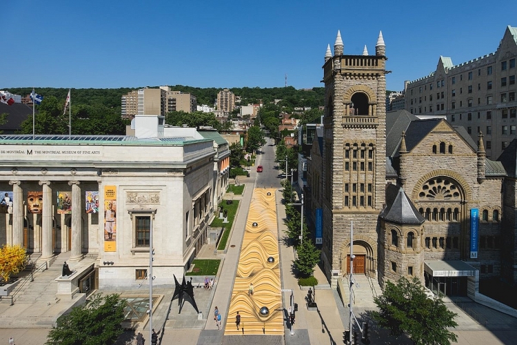 “Sa mạc cát uốn lượn” - Nghệ thuật đường phố ở Montreal