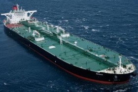 Iran xây dựng tàu chở dầu đầu tiên