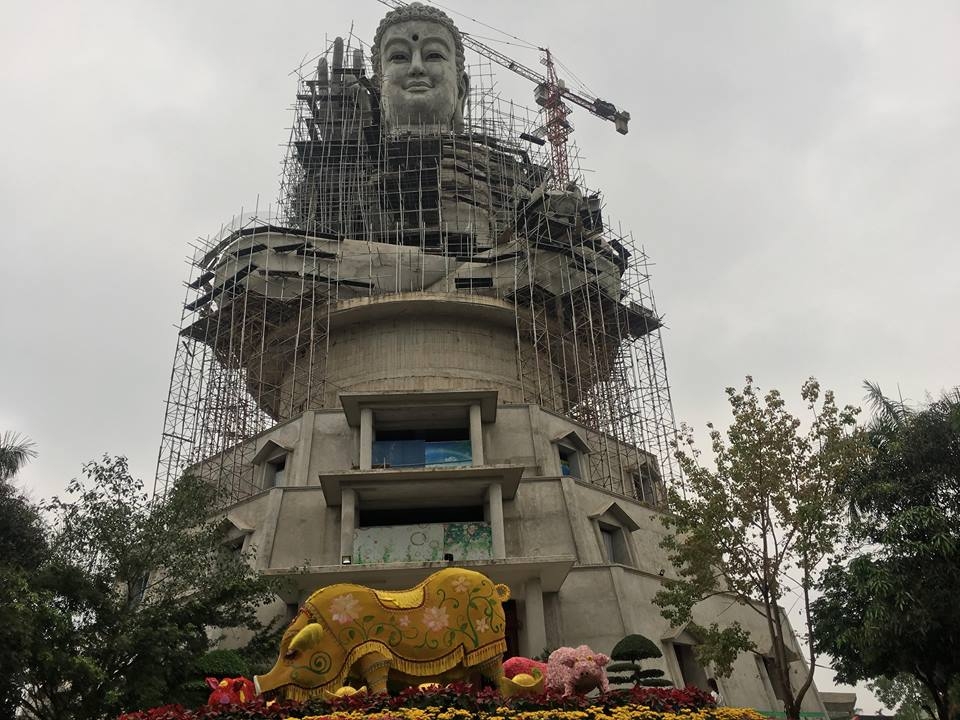 ha noi can canh dai tuong phat lon nhat dong nam a