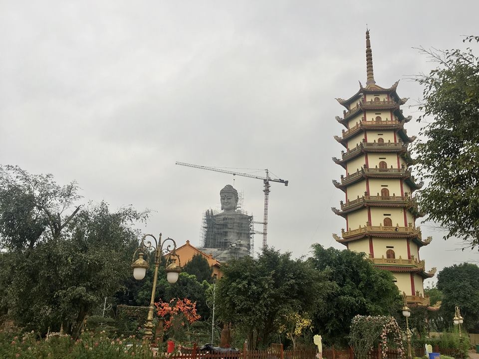 ha noi can canh dai tuong phat lon nhat dong nam a