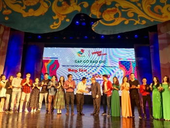 Vietjet và Nhà hát Tuổi trẻ: Dự án nghệ thuật đặc biệt “Bay lên những ước mơ”