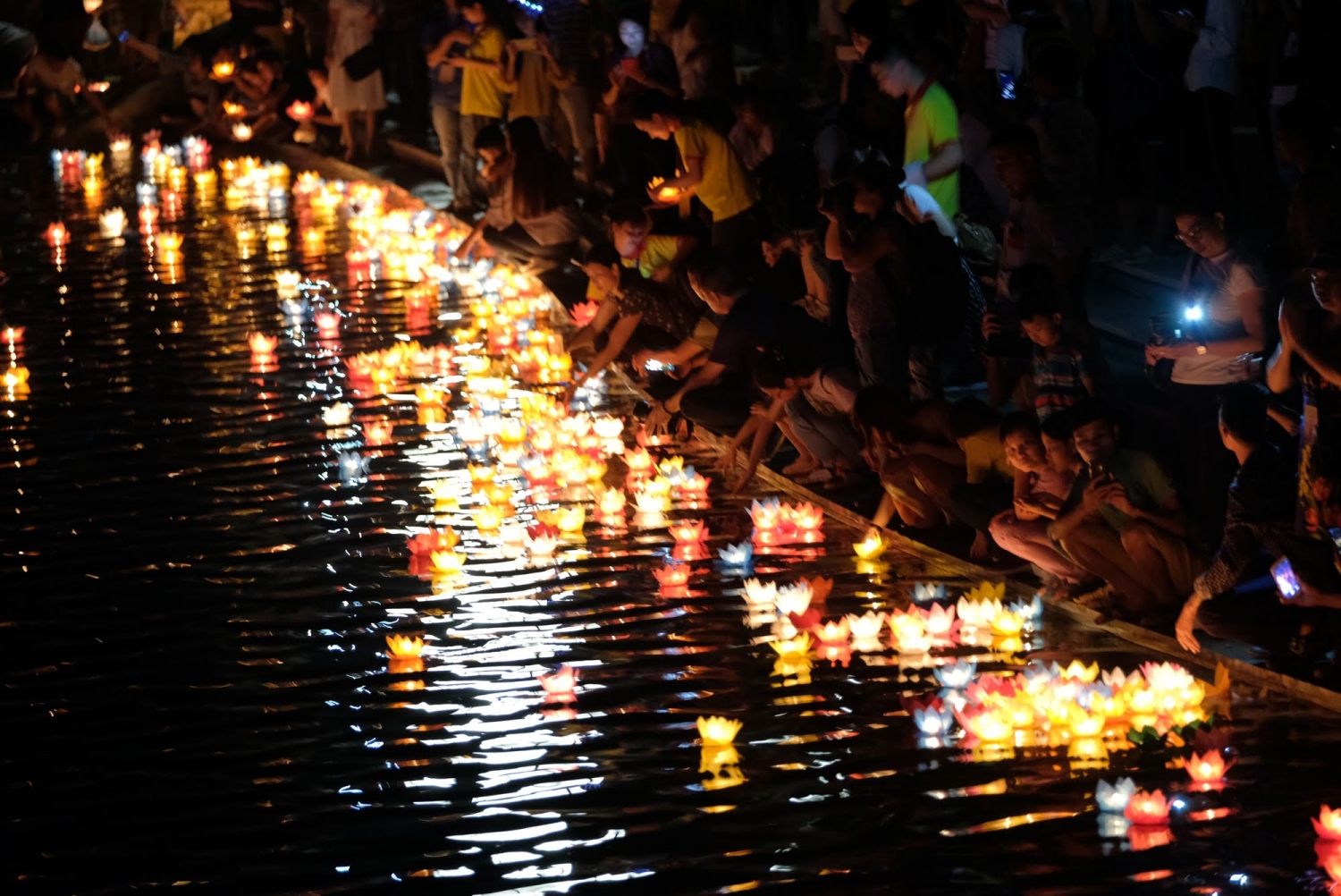 le hoi hoa dang cau nguyen the gioi hoa binh tai dai le lien hop quoc vesak 2019