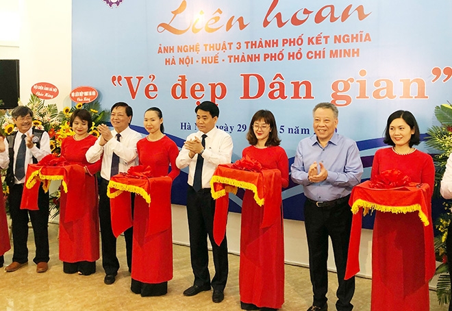 lien hoan anh nghe thuat ve dep dan gian