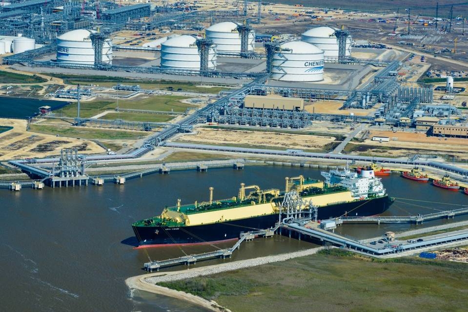 Các kho chứa khí đốt của Mỹ cạn kiệt do xuất khẩu LNG sang châu Âu và châu Á