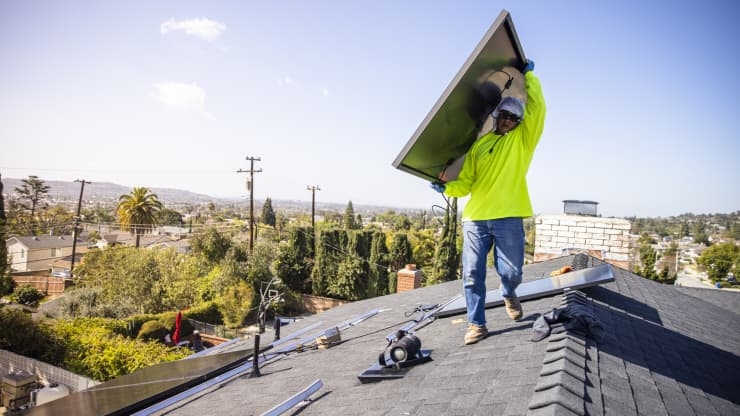 Ngành năng lượng mặt trời Mỹ hy vọng sự phục hồi thời gian tới