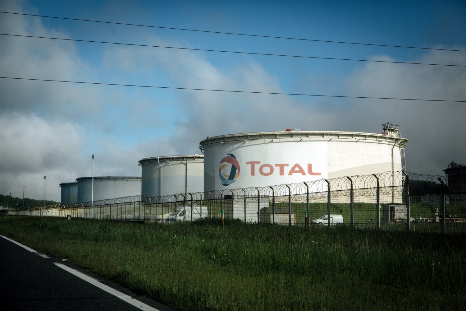 Sau tuần thất bại của các đại gia dầu khí, Total được ủng hộ nhờ chiến lược khí hậu Sau tuần thất bại của các đại gia dầu khí, Total được ủng hộ nhờ chiến lược khí hậu