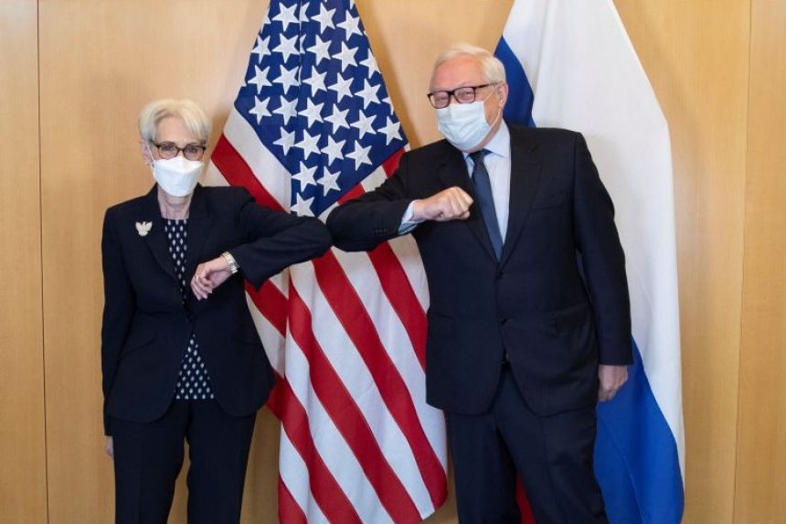 Mỹ và Nga kêu gọi Trung Quốc, Anh, Pháp tham gia đàm phán kiểm soát vũ khí hạt nhân Mỹ và Nga kêu gọi Trung Quốc, Anh, Pháp tham gia đàm phán kiểm soát vũ khí hạt nhân