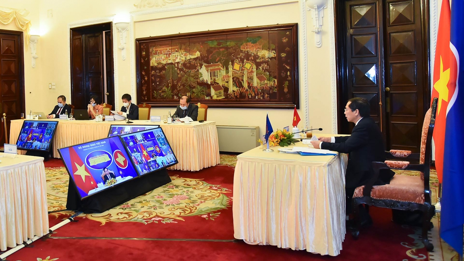 Hội nghị Bộ trưởng Ngoại giao ASEAN-Trung Quốc về chống đại dịch, thương mại, đầu tư và Biển Đông