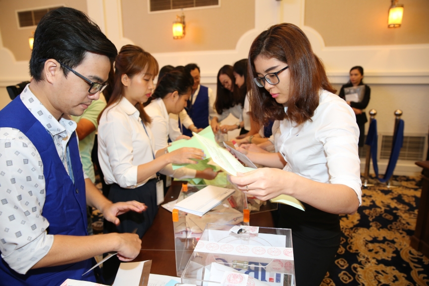 ipo thanh cong 242 trieu co phan loc hoa dau binh son