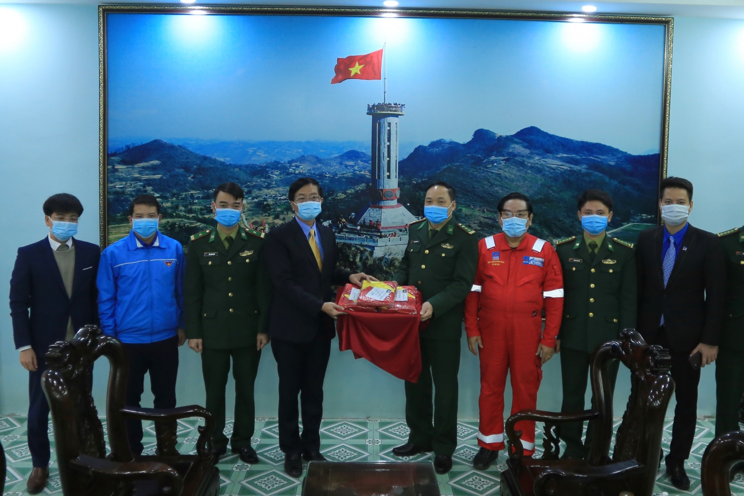 Người Dầu khí và vùng biên giới phía Bắc