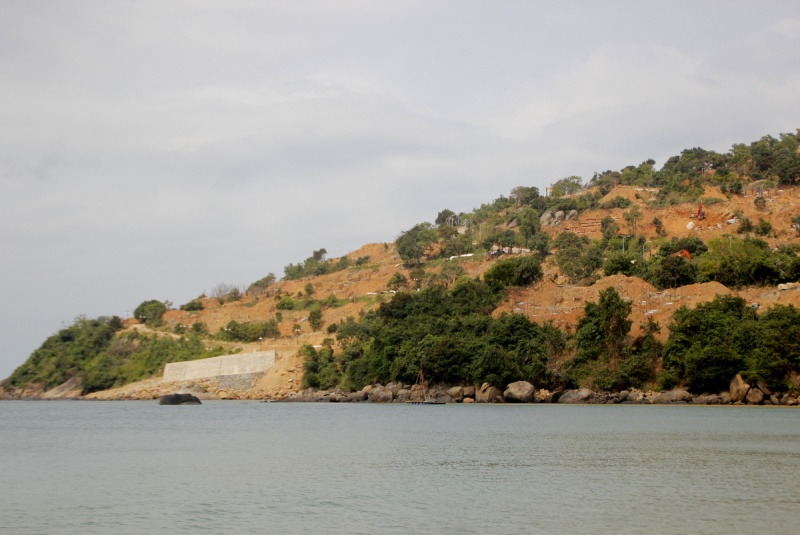 da nang dang kiem tra viec pha rung son tra lam khach san