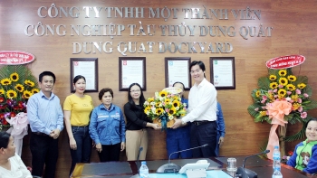 Quan tâm hỗ trợ các nữ CNLĐ có hoàn cảnh khó khăn