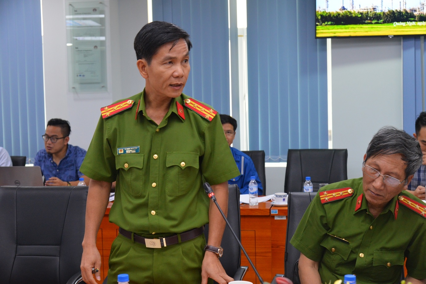 quyet dinh xay dung nmld dung quat la quyet dinh dung dan cua quoc hoi