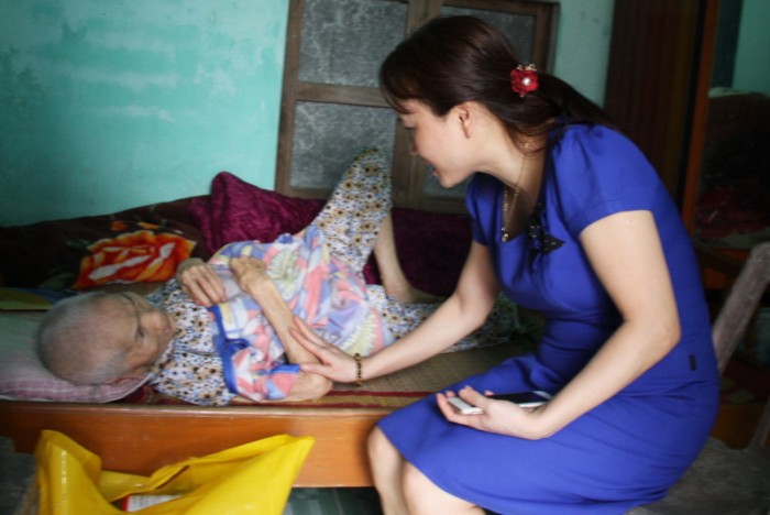 Công đoàn Dầu khí thăm và tặng quà Mẹ VNAH tại Quảng Nam cong doan dau khi tham va tang qua me vnah tai quang nam