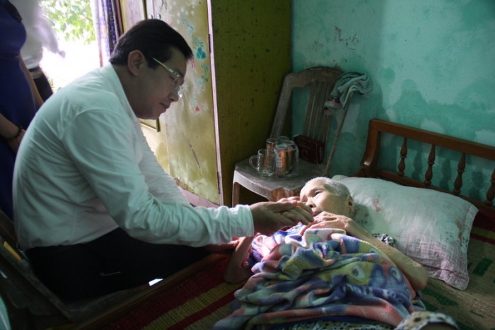 Công đoàn Dầu khí thăm và tặng quà Mẹ VNAH tại Quảng Nam cong doan dau khi tham va tang qua me vnah tai quang nam