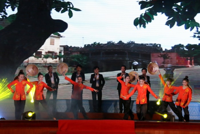 giao luu thap sang nhung uoc mo tai quang nam