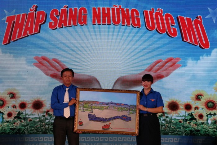 giao luu thap sang nhung uoc mo tai quang nam