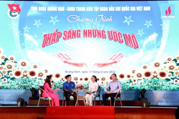 giao luu thap sang nhung uoc mo tai quang nam