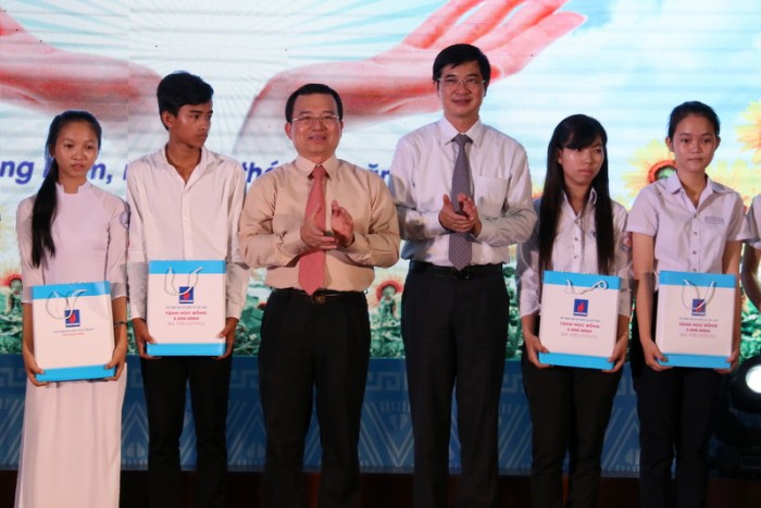 giao luu thap sang nhung uoc mo tai quang nam