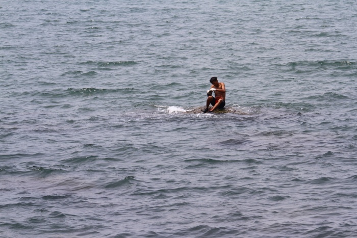 nguoi dan da nang muu sinh duoi cai nang nhu do lua